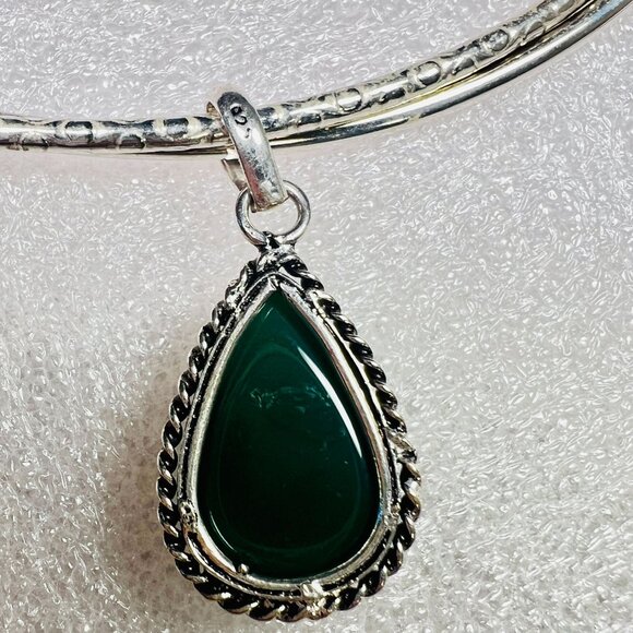 Vtg Green Onyx 925 Silver Pendant Silver-tone Textured Choker Torque Necklace - Picture 3 of 8